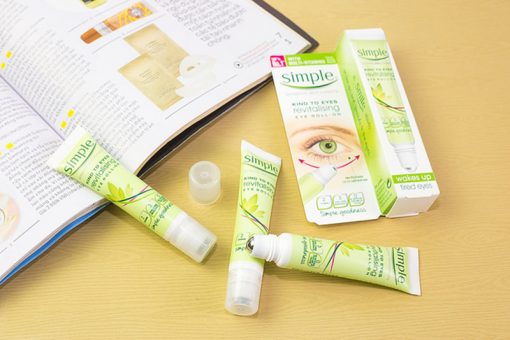 Simple Kind To Eyes Revitalising Eye Roll-On